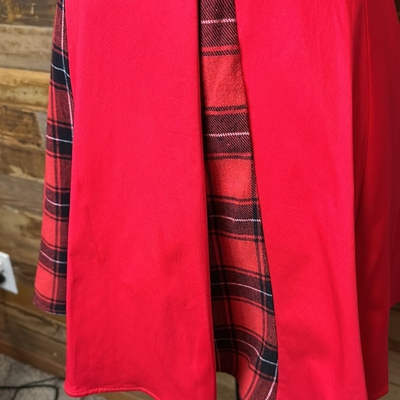Super cute bread and tartan dress perfect for the holidays!! - Picture 3 of 6
